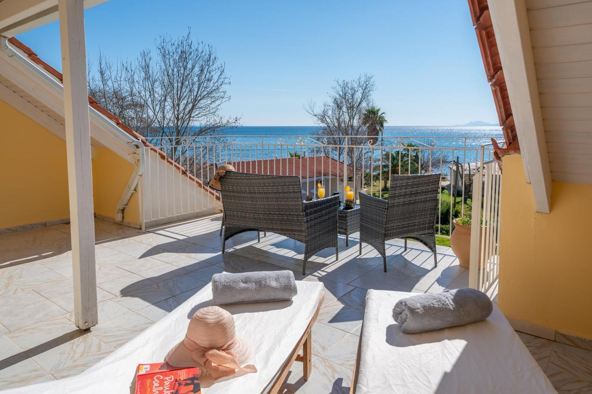 Southbank Seafront Apartment Katelios