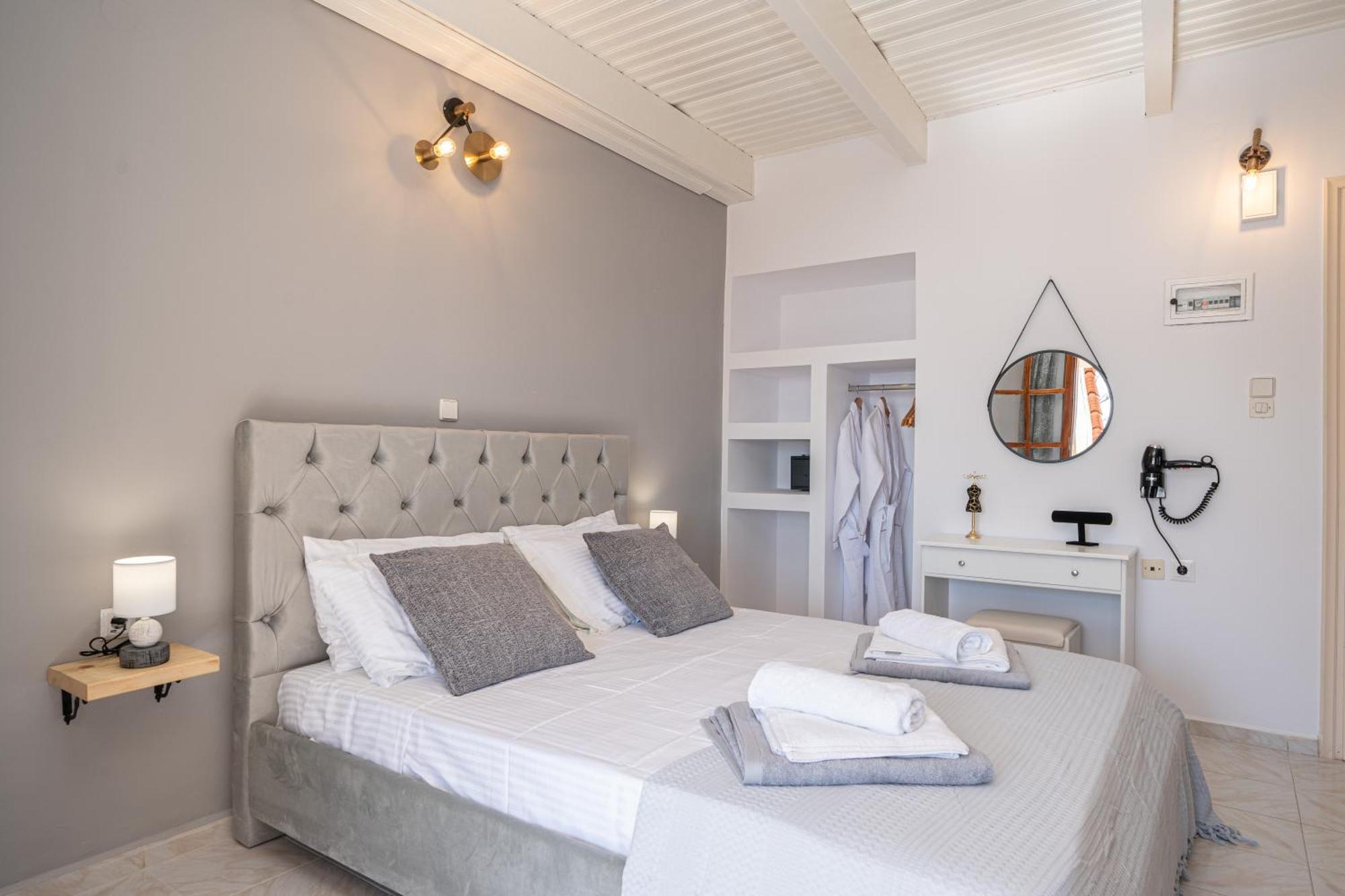 Southbank Seafront Apartment Katelios